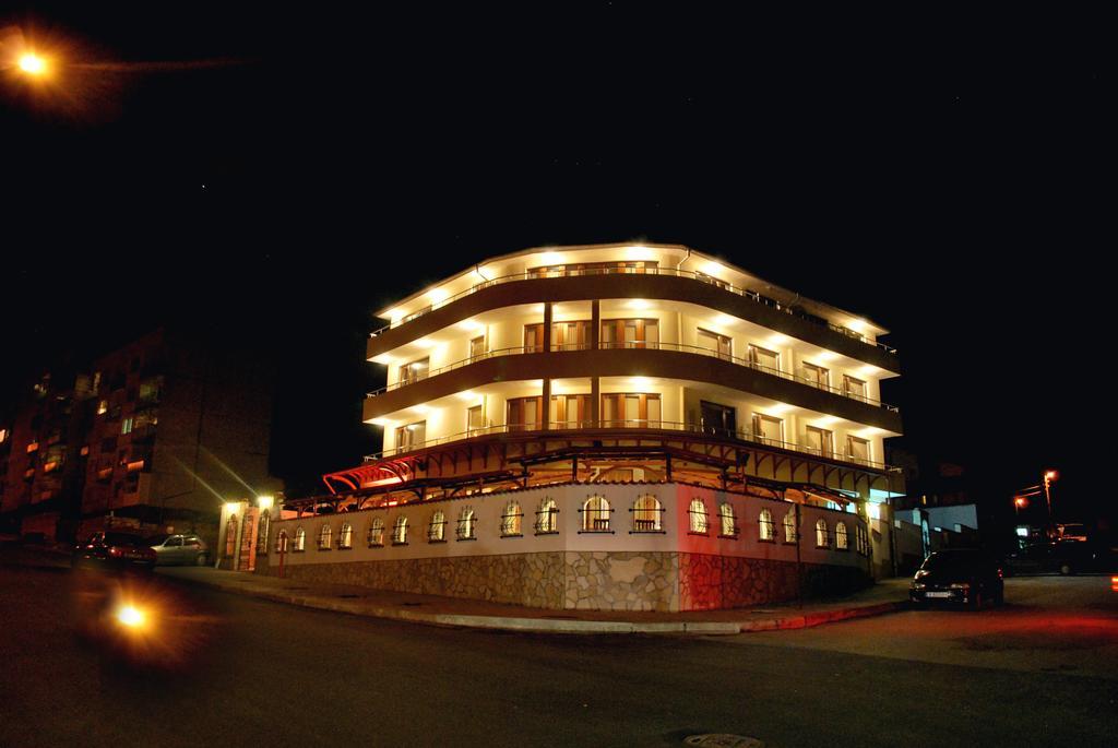 Family Hotel St. Constantine And Helena Iwajłowgrad Zewnętrze zdjęcie